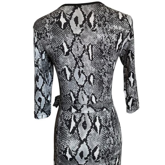 NWT Worth It Womens One Size Gray Black Dress Snake Print Zip Front Bodycon - Picture 12 of 13